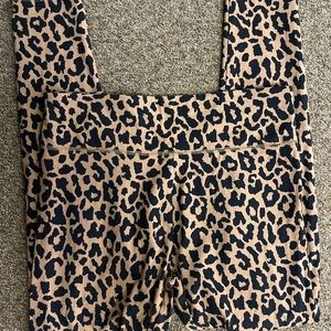 Wild Fable size L cheetah leggings 95% cotton